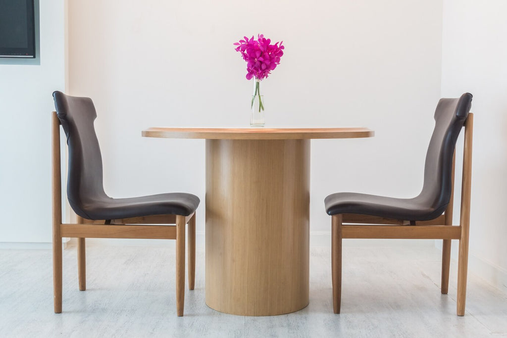 Choosing the Perfect Small Dining Table for Your Home in the UK