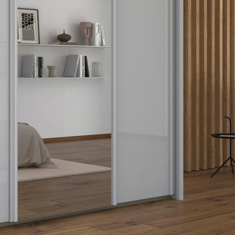 Amalfi Silk Grey 225cm Sliding 3 Door Wardrobe with Mirror - Detailing 