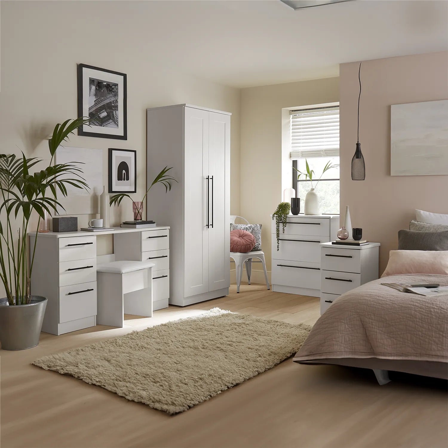 Beverly 3 Door Wardrobe with Mirror & Drawers