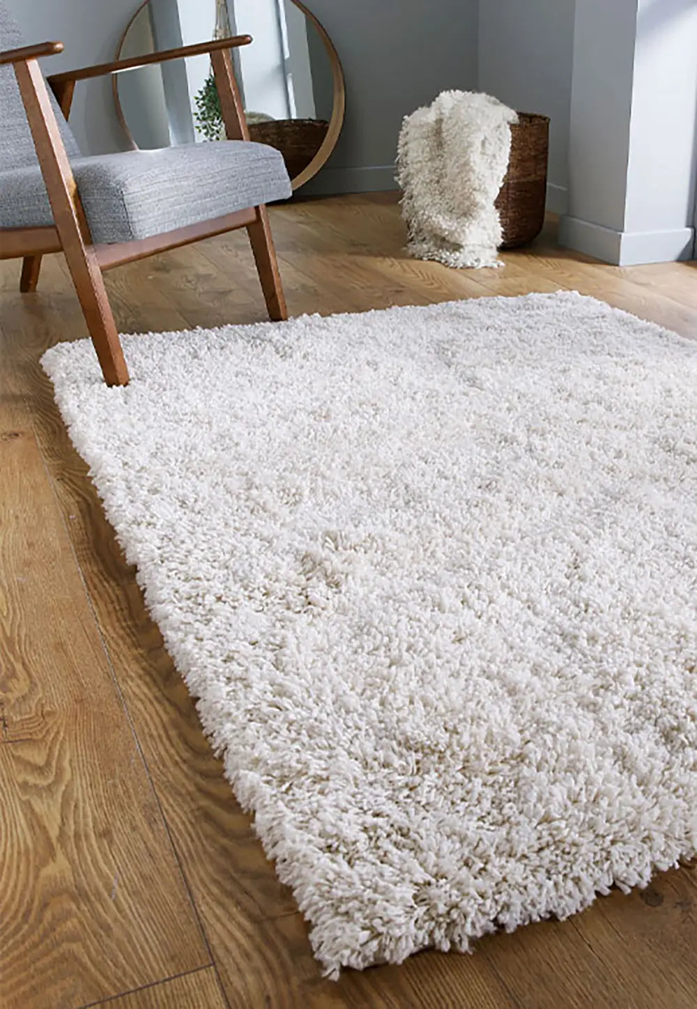 Serene Shaggy Soft Plain Rug, available in Charcoal, Cream, Grey, Gold, Beige, Pink, Red and Sage Green. Available in 5 sizes-Lifestyle Image-Cream